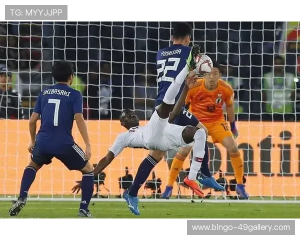 足球球星头套背后的秘密解析:为何越来越多球员选择佩戴头套保护头部安全